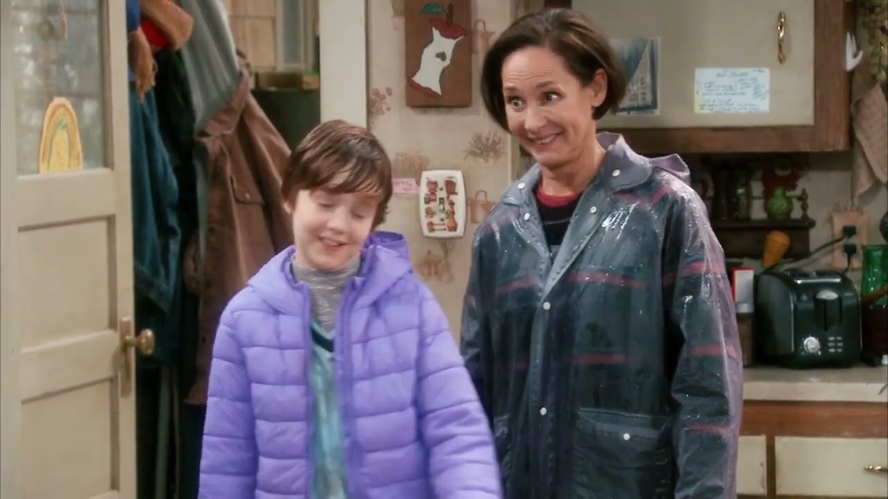 ROSEANNE Faces a MONEY CRISIS — and Darlene Gets the MOST UNUSUAL “JOB LESSON” EVER