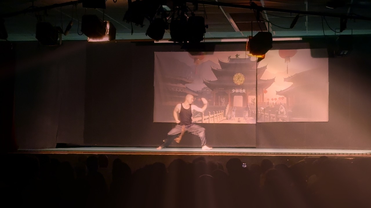 Kung Fu Shaolin Guang - Martial Show
