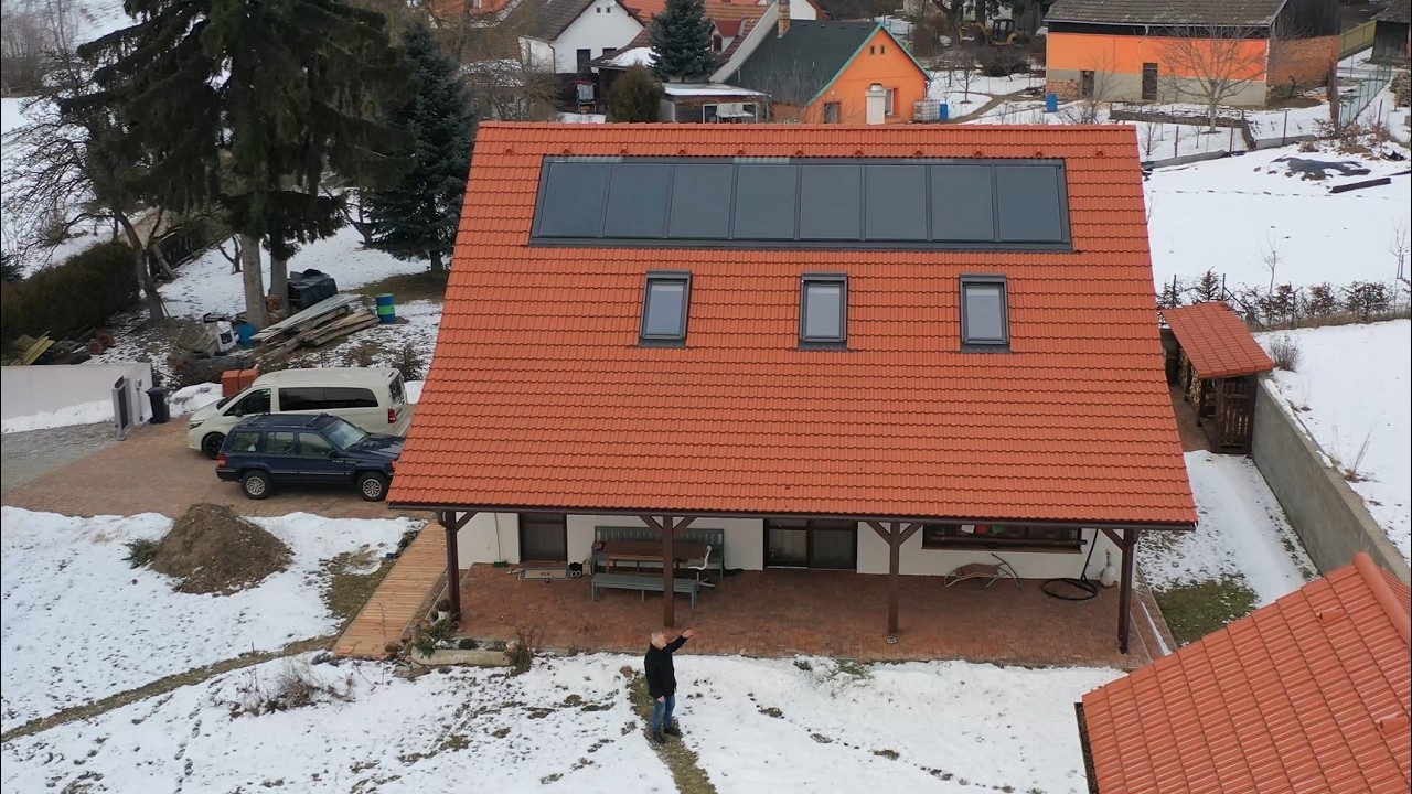 Solární termický systém v kombinaci s kotlem na dřevo a pelety