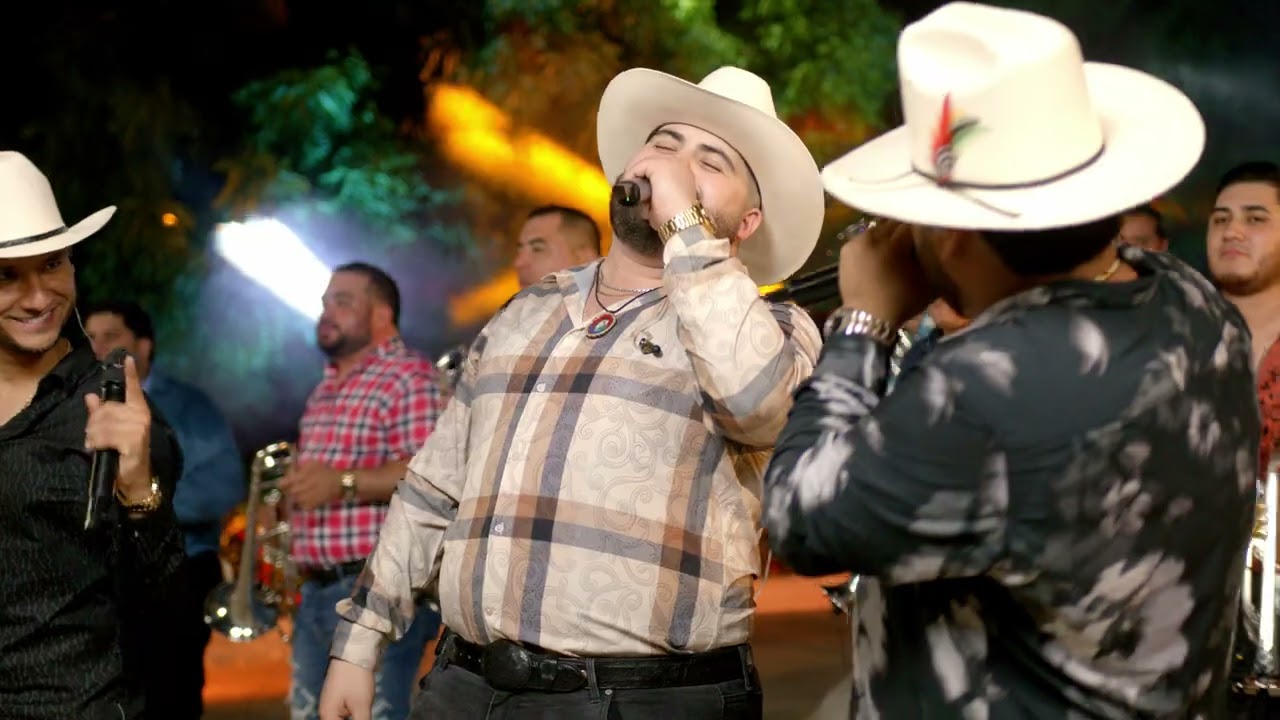Banda Corona Del Rey - Macario Leyva (En Vivo)