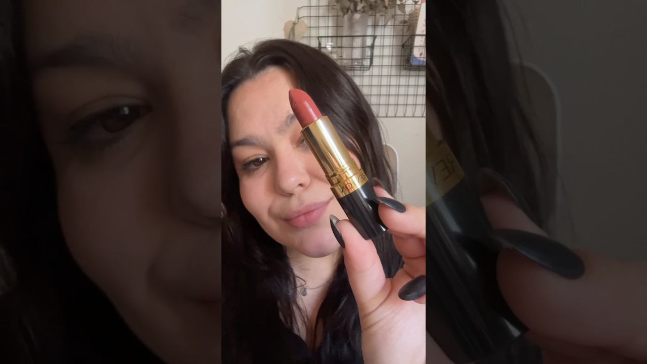 S&uacute;per Lustruous lipstick de Revlon, tono 803 Whiskey Business, acabado cremoso. #revlon #lipstick