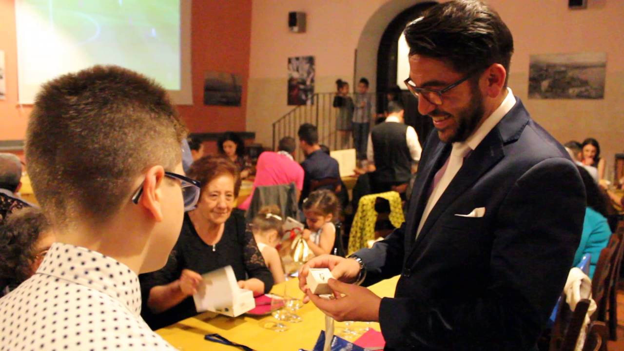 28 Maggio 2016 - Cresima di Ruben (4) al ristorante apertura regalo padrino