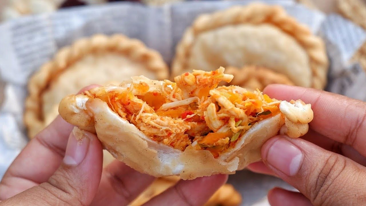 Pastel isi ayam pedas || resep pastel ayam suwir