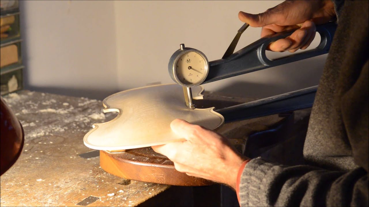 Bombatura fondo - lavorazione a rasiera parte terza : finitura della sguscia e del filetto