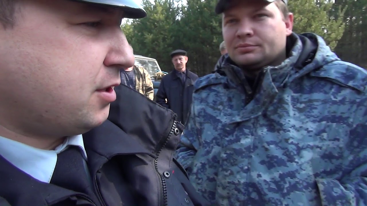 Охот инспектор,и майор со свитой.