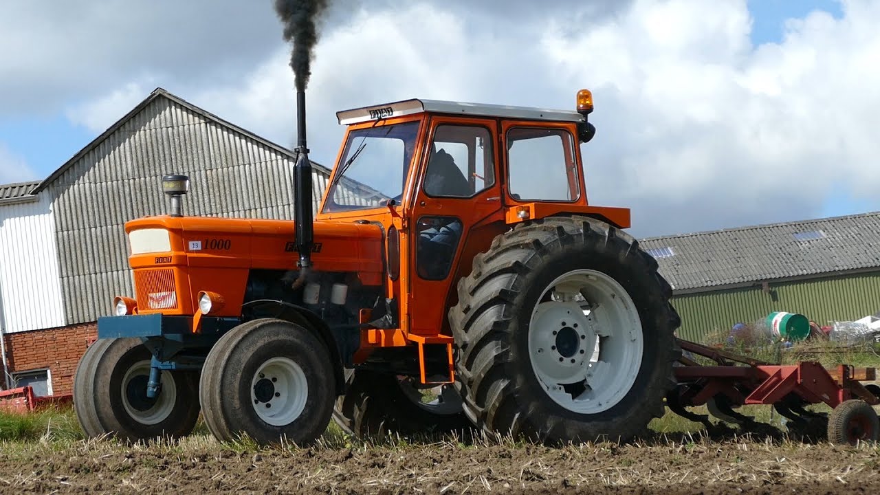 Fiat 1000 Smokes a Lot During a Deep Cultivation of The Field | Smoke Nation | Danish Agriculture