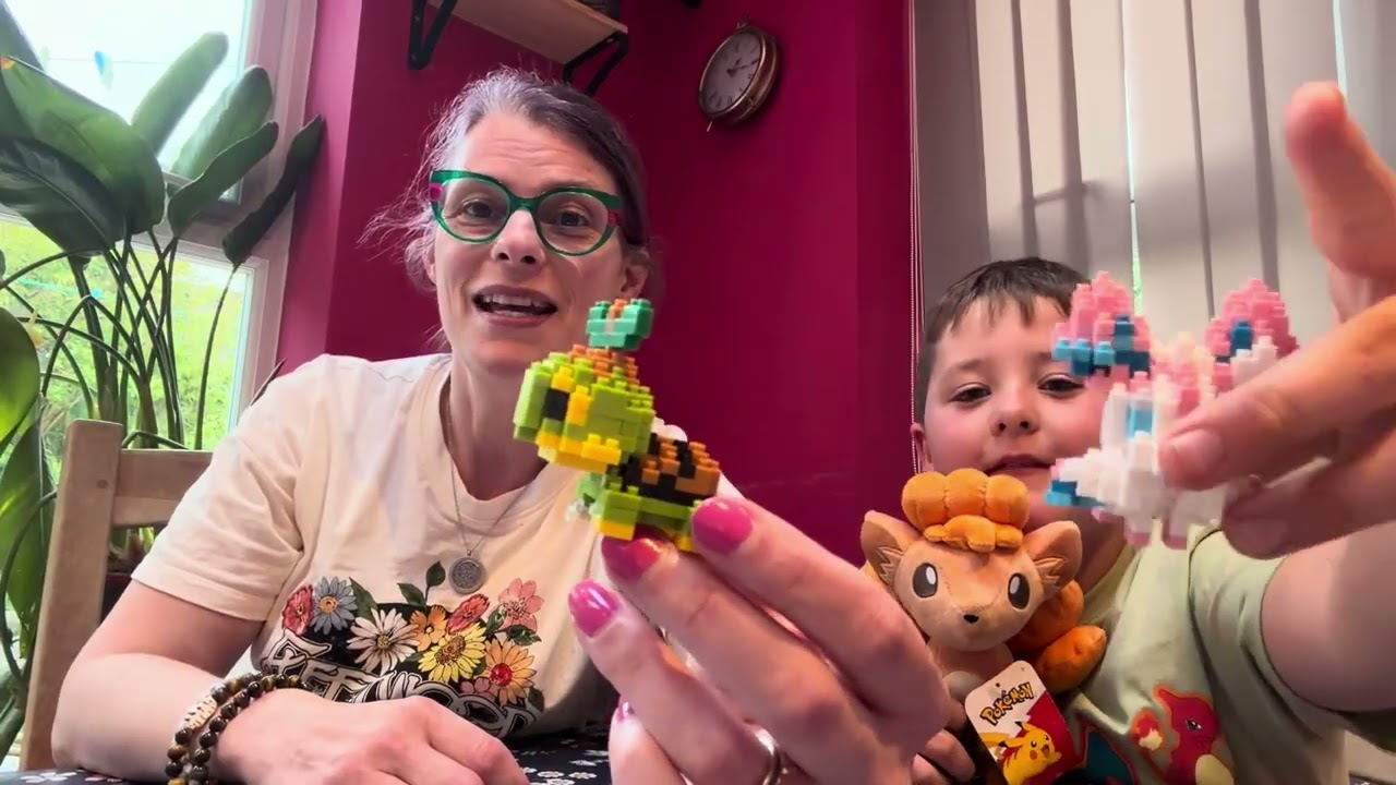 Turtwig nano brick build video with Zozo and Duke