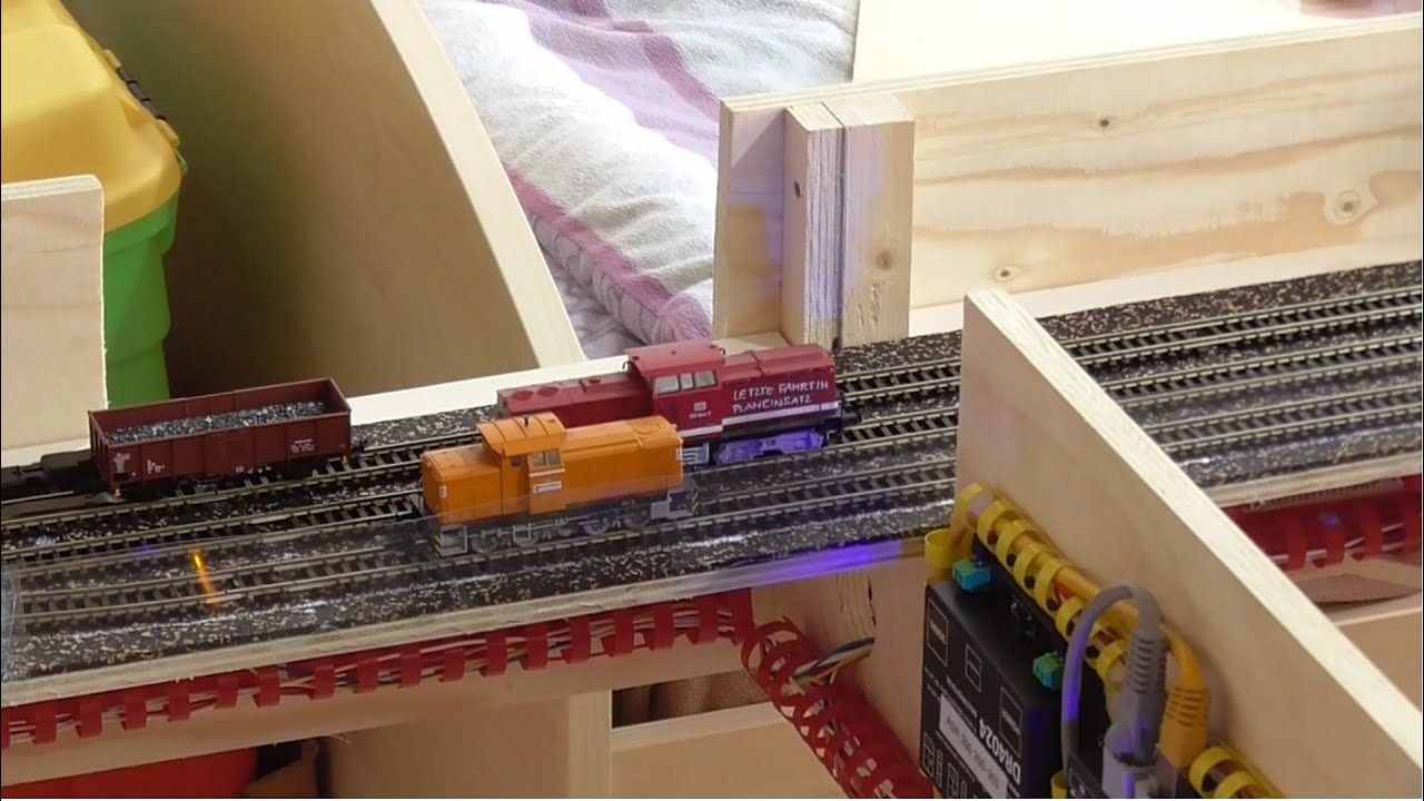 Modelleisenbahn Spur TT/1:120 - automatische Umsetzung der Loks im Schattenbahnhof, Rückmeldung,T 9