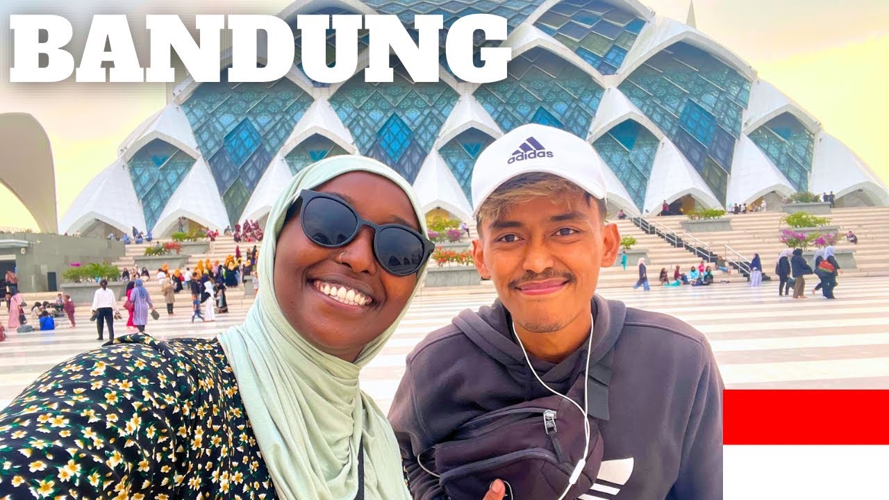 Indonesian Man Shows Me Around Bandung – I Became a Celebrity! 🇮🇩