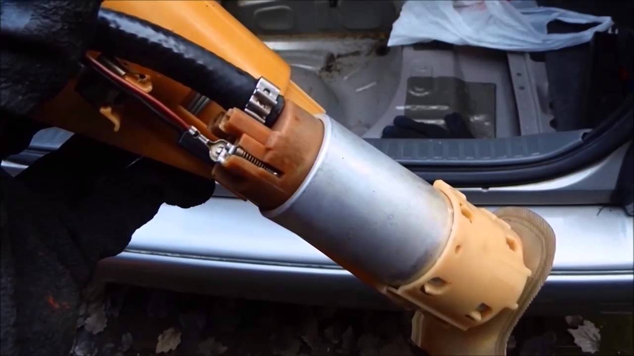 Cómo cambiar Bomba de Combustible Volvo 960, S90, 940, 850, S70, etc