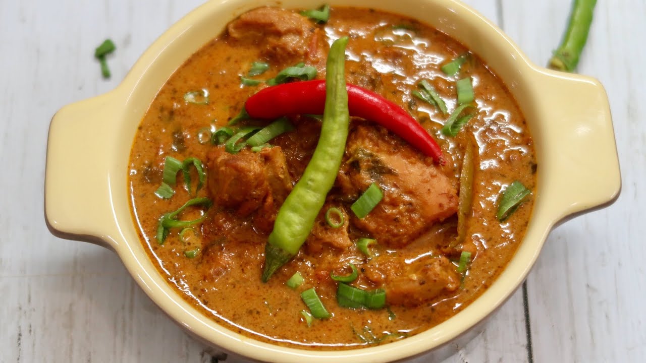 كارى الدجاج الهندى/  على طريقة المطاعم Indian chicken curry /  रेस्तरां के रास्ते पर कैरी चिकन
