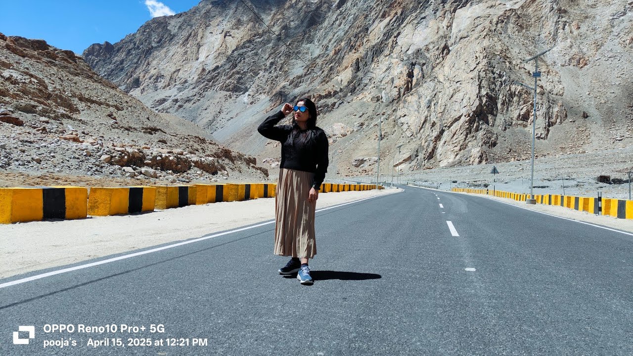 pooja singh is live!