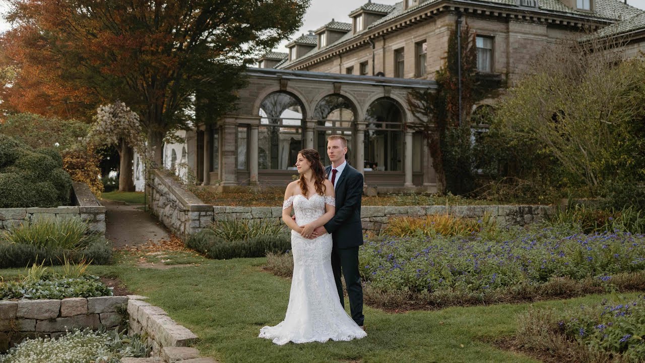 New England Fall Wedding | Eolia Harkness Mansion | Waterford, CT