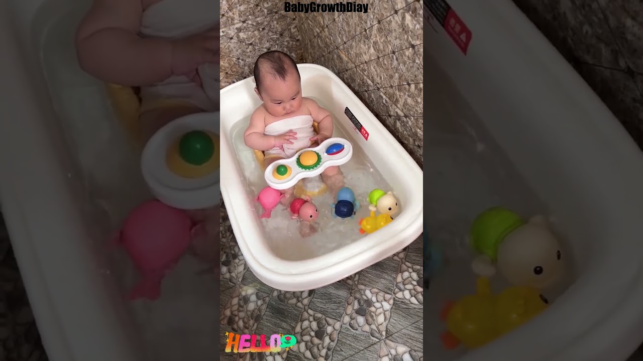 How Can I Make My Baby's Bath Time Enjoyable? Baby Bath Toys Are the Key!#Shorts