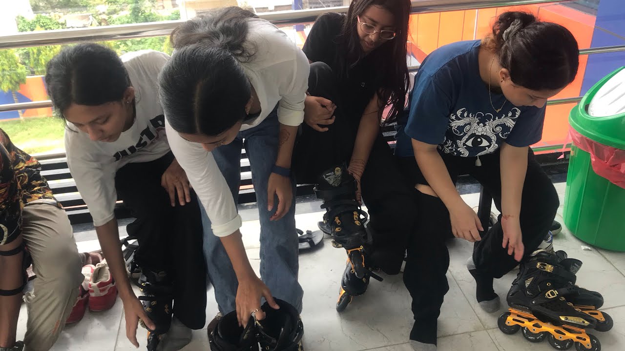 Skating girls (How to learn skating)