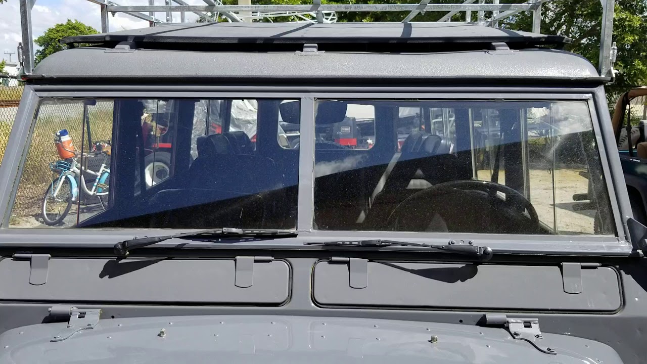 1971 Land Rover Santana Defender 109 IIA