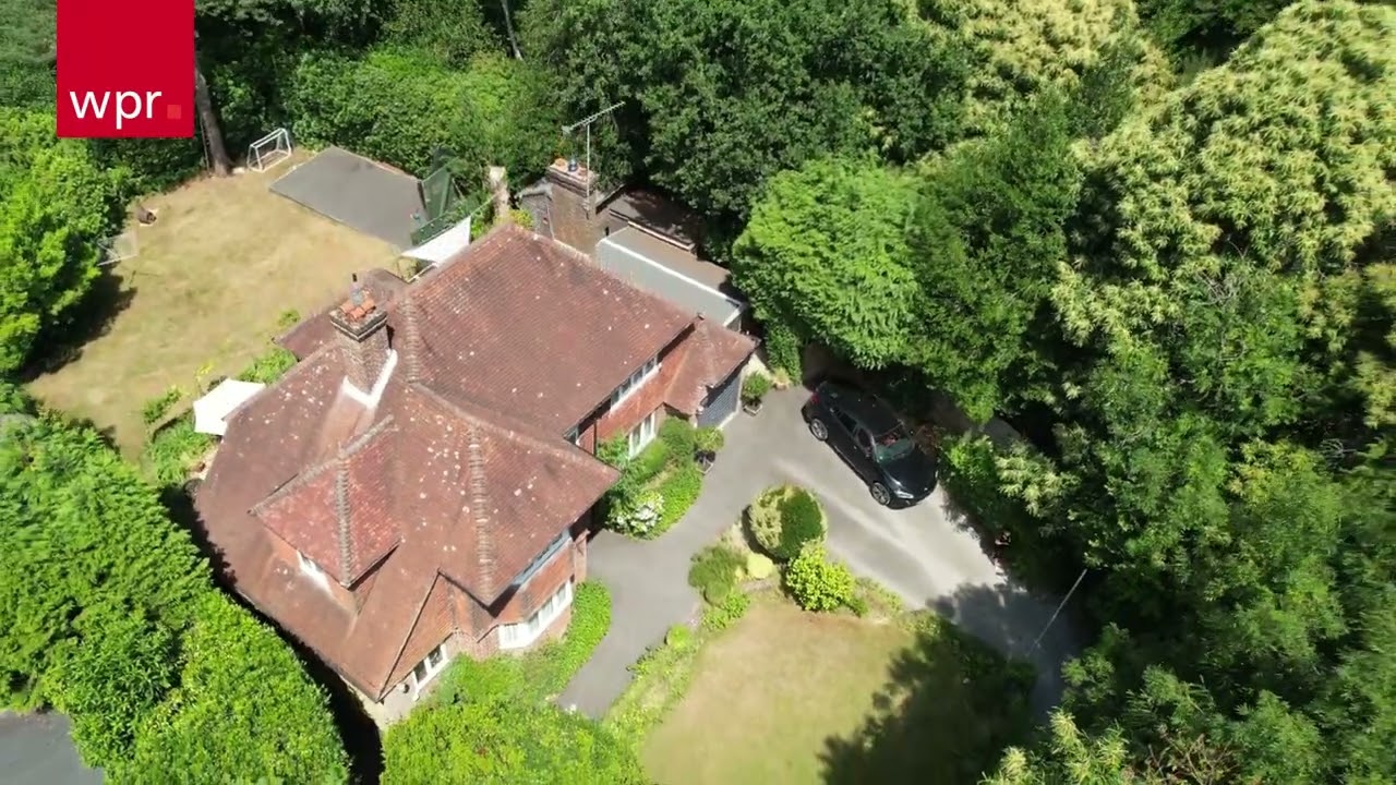 Rowhills, Farnham
