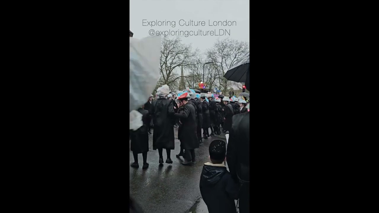 Hachnasos Sefer Torah (Belz), Stamford Hill, London, April 2024