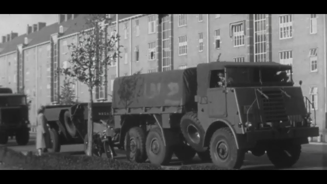 Beproeving van de DAF YA 616 en de Kromhout/Van Twist TM-200 artillerietrekker (1955)