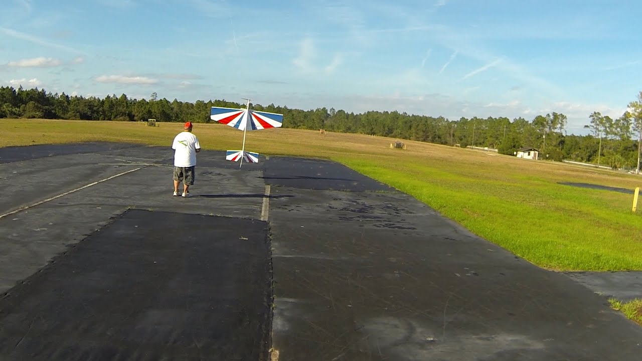 Richard flying his Hazzbro ExtraExtra 50CC 93