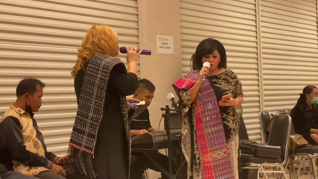 Joy Tobing x Vanda Hutagalung 