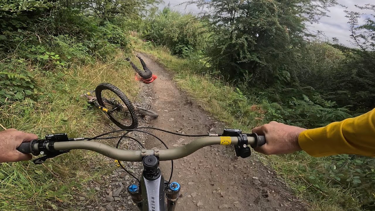 Can i keep up with a Former Downhill World Champion?