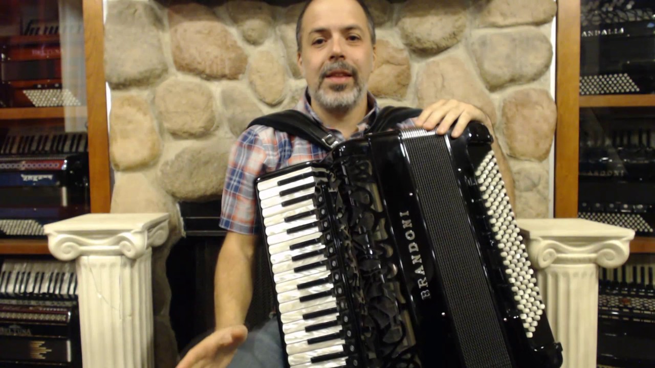 How to Play Brazilian Forró Music on Piano Accordion - Lesson 3 - Roseira do Norte Part 2