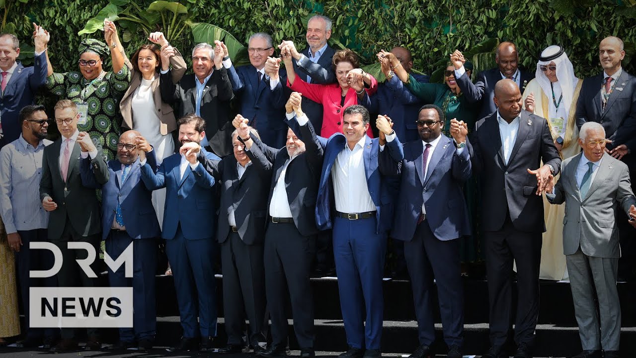 World Leaders Pose for Family Photo Ahead of COP30 Climate Summit | DRM News | AC1F