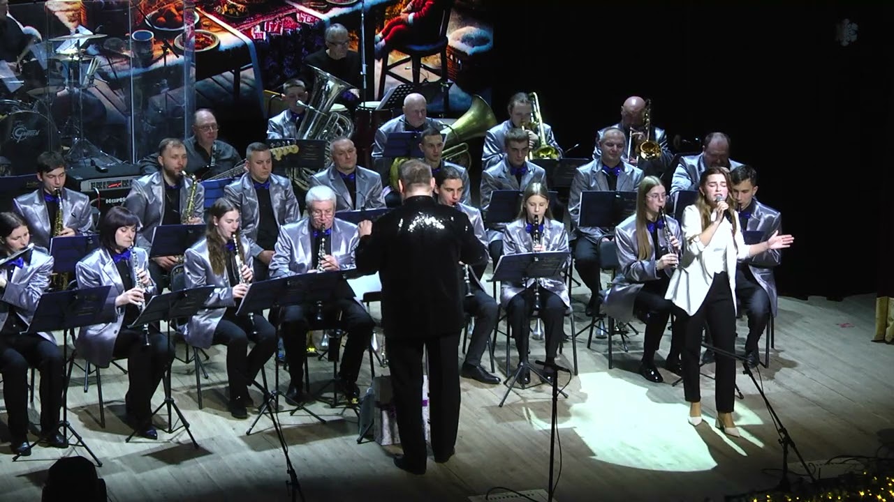 міський духовий оркестр «Полтава» – «Щедрівка за Україну». Вокал –  Анастасія Закладна.