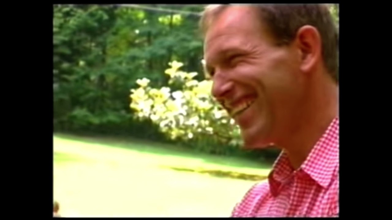 Chet Atkins interview in his private back yard, 1992