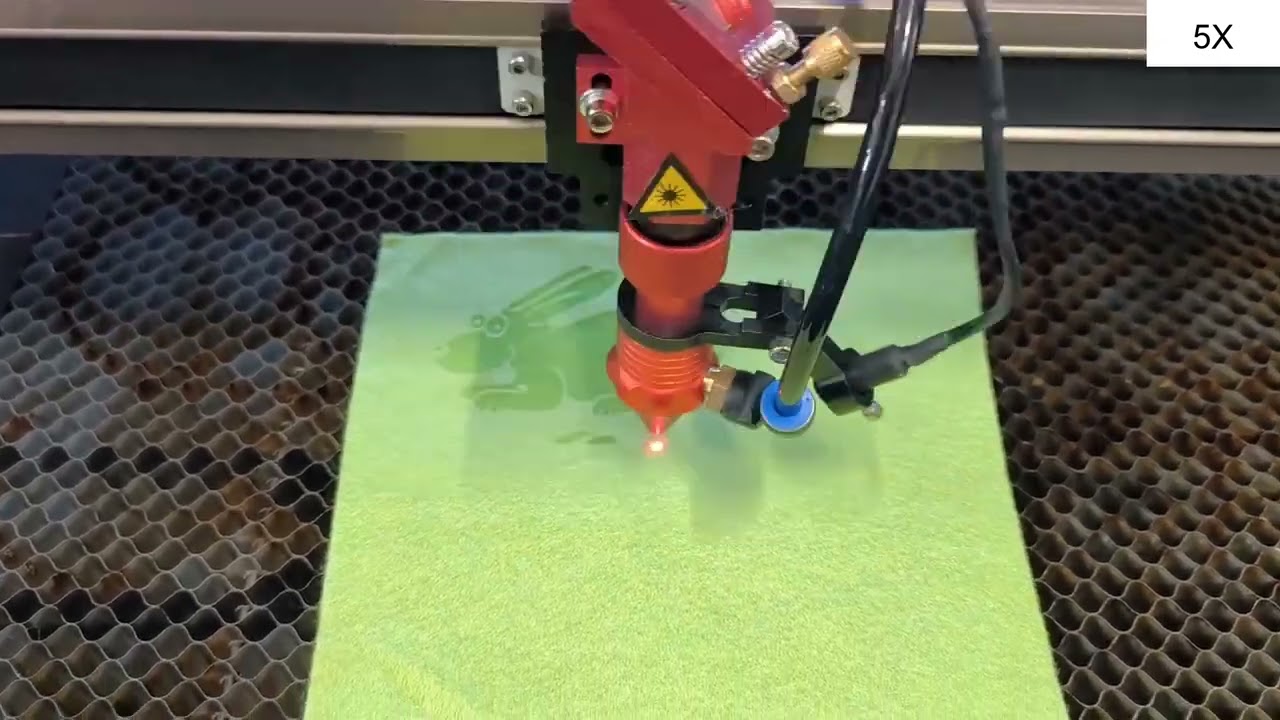 Cięcie i grawerowani zajączków z filcu - Ploter laserowy CO2 DANKUR 130x90 CL RECI W2
