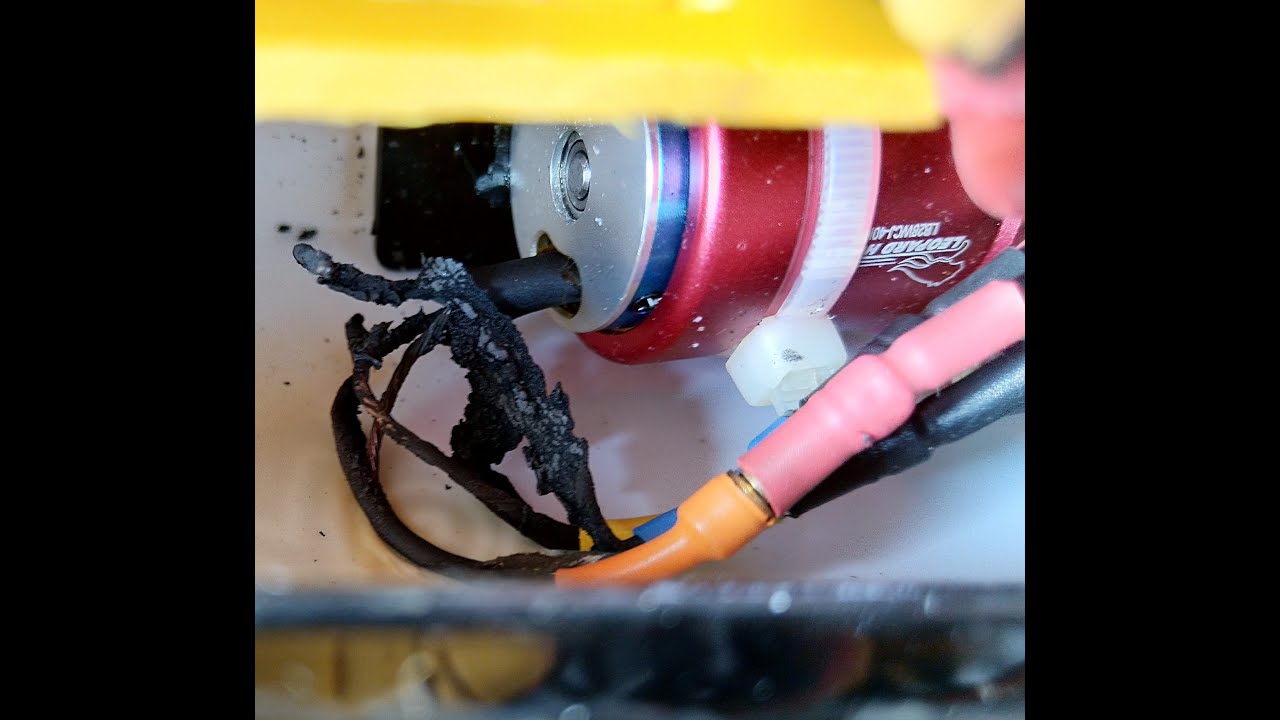 RC Katamaran PX-16 NQD 757 Upgrade brushless Motore 2840 durchgebrannt Modellboot Crash Rennboot