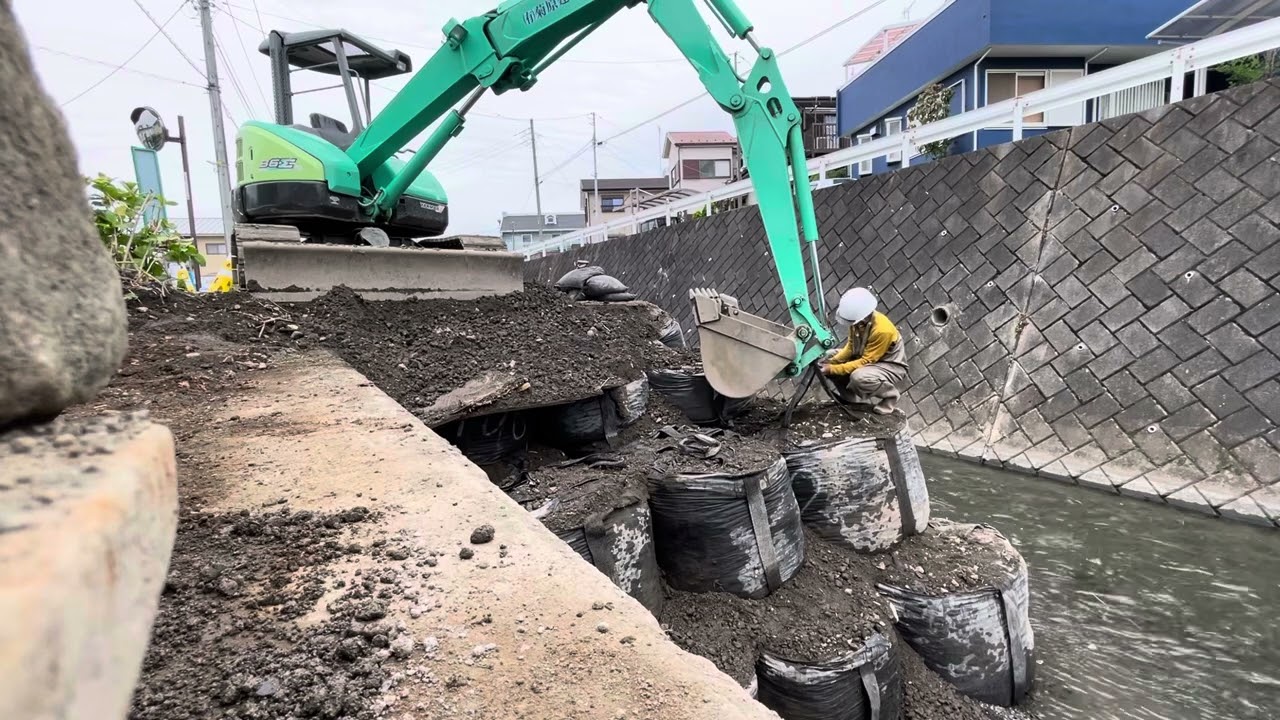 Backhoe Operator Tonpakko ageru