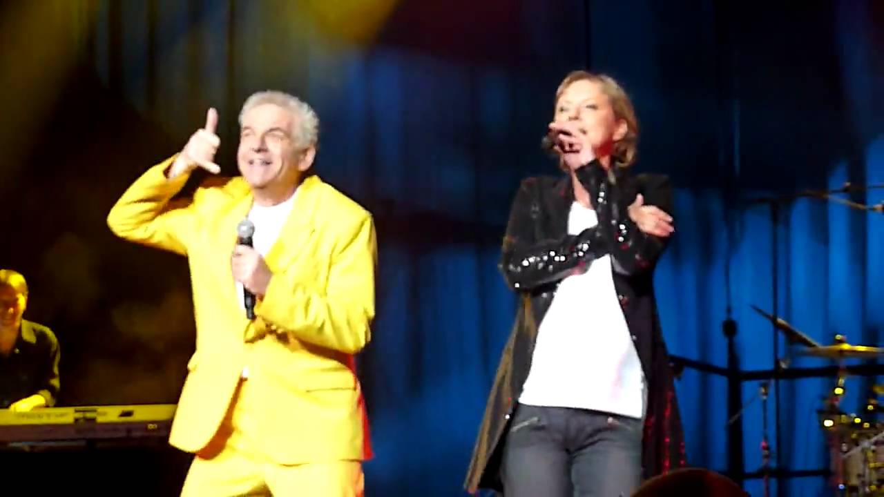 Dorothée & Jacky - qu'il est bête @ l'Olympia 19/04/10