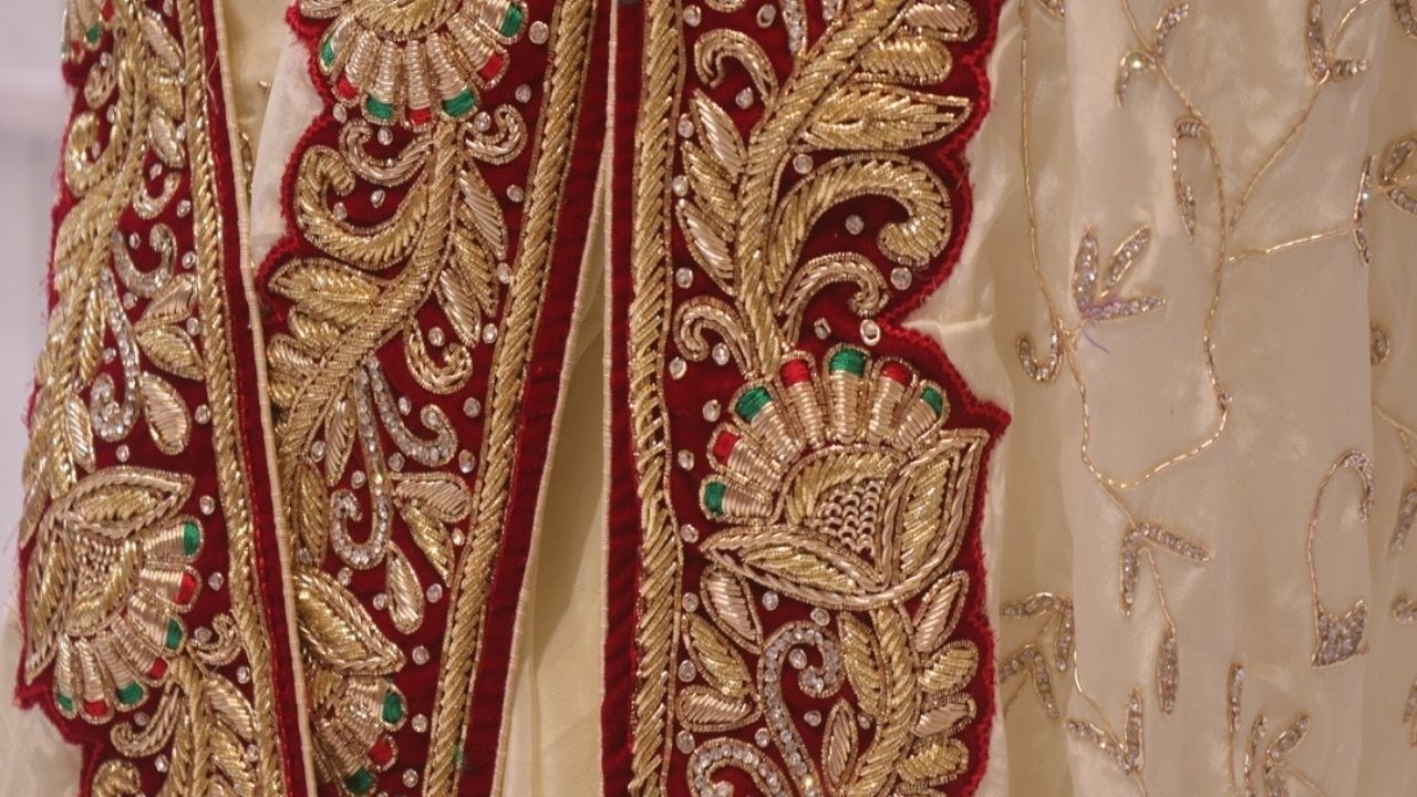 ARNG-4496 Pure Crepe Saree with Handcrafted Zardozi & Crystal Work | Royal Maroon Velvet Border
