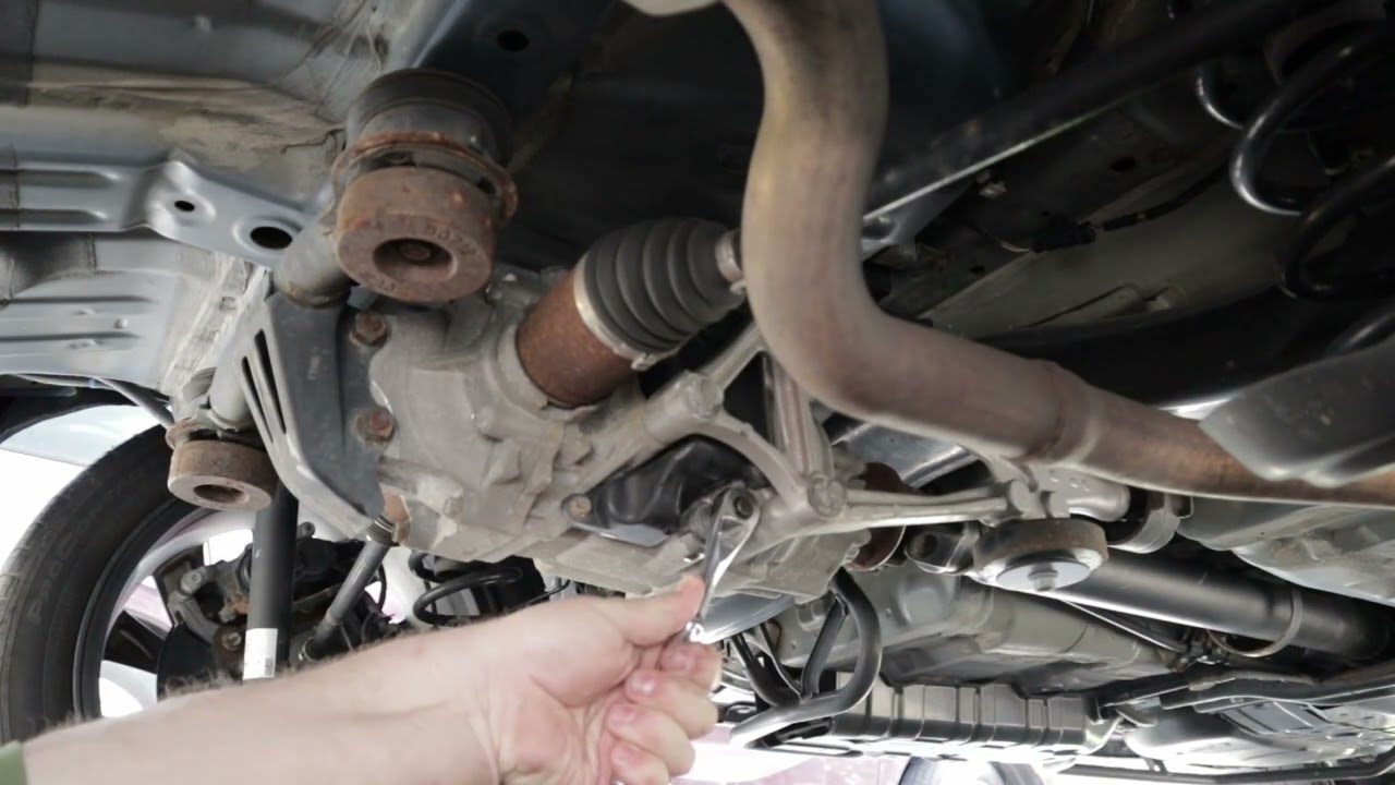 Замена жидкости заднего дифференциала Honda HR V Sport AWD 2019 года