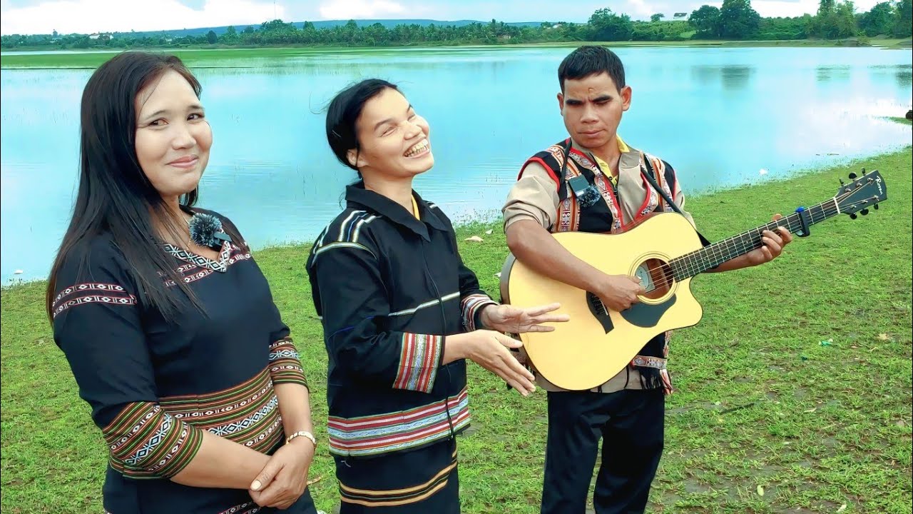 Dân ca jrai  - 1 người đàn ông quyết định lấy 2 em làm vợ xem không nhịn cười | dần toi