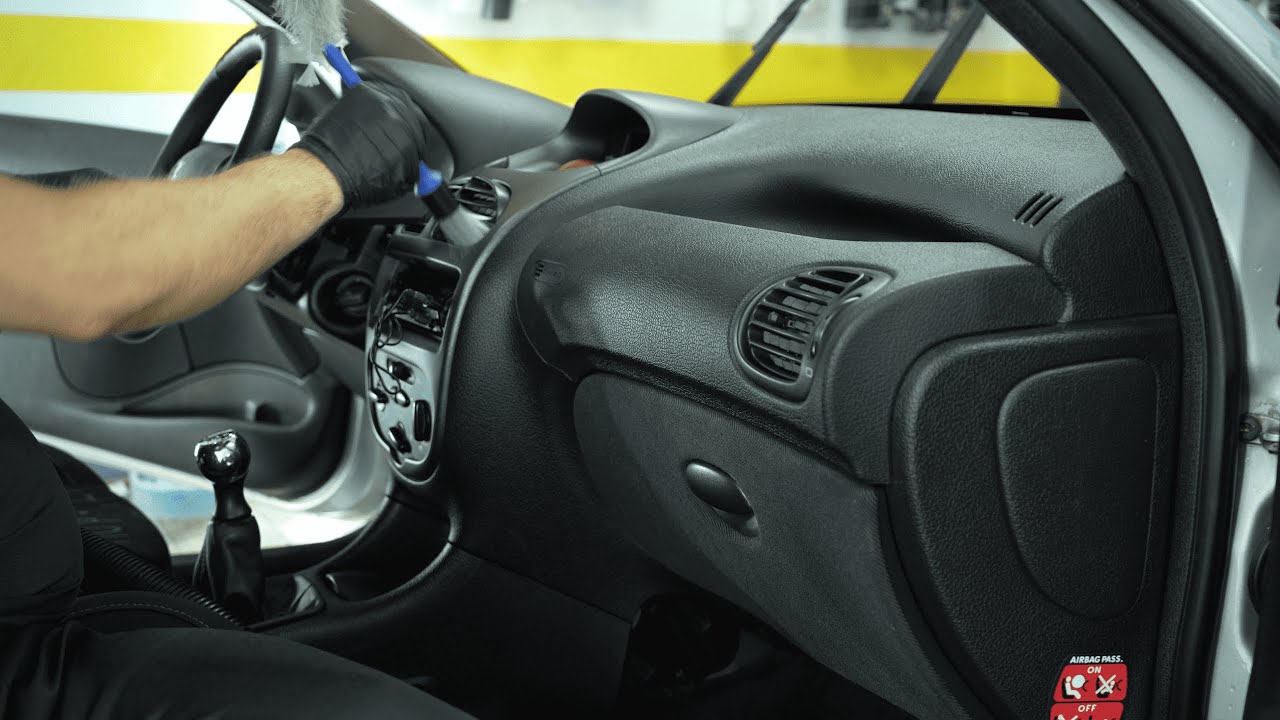 Peugeot 206 lavagem, higienização e um revestimento de proteção