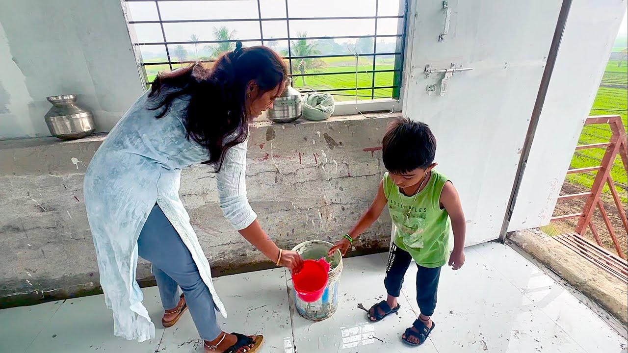 मायलेकाने फर्चीवर भरपूर पाणी मारले 🫢#tiles