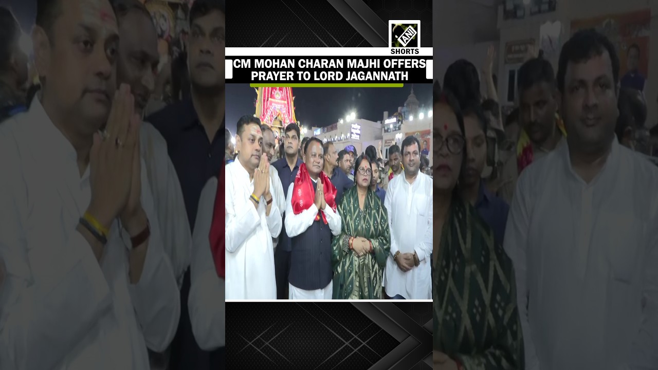 Odisha CM Mohan Majhi offers prayers to Lord Jagannath, Balabhadra and Maa Subhadra on Suna Besha