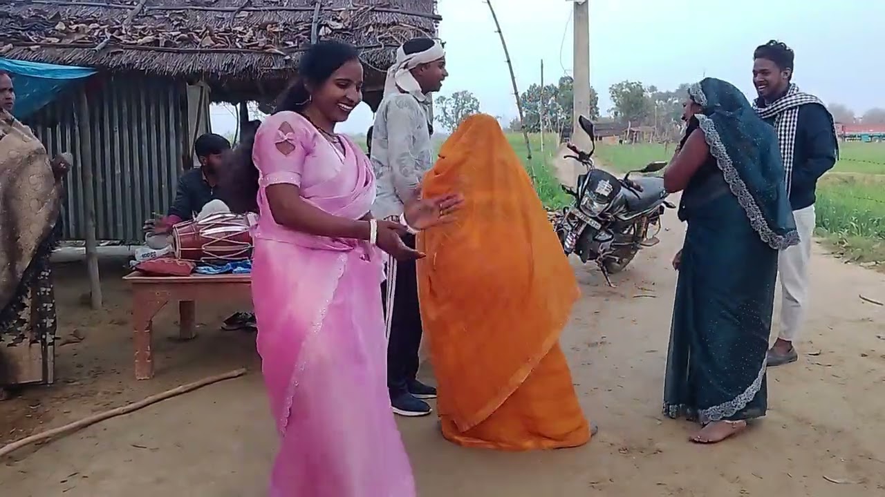 लीलावती जीने किया ढोलक हारमोनियम पर डांस