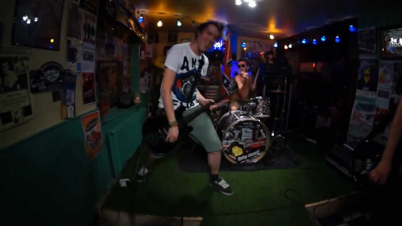ZEPHYR 21 - Par un pigeon [Official Music Video]
