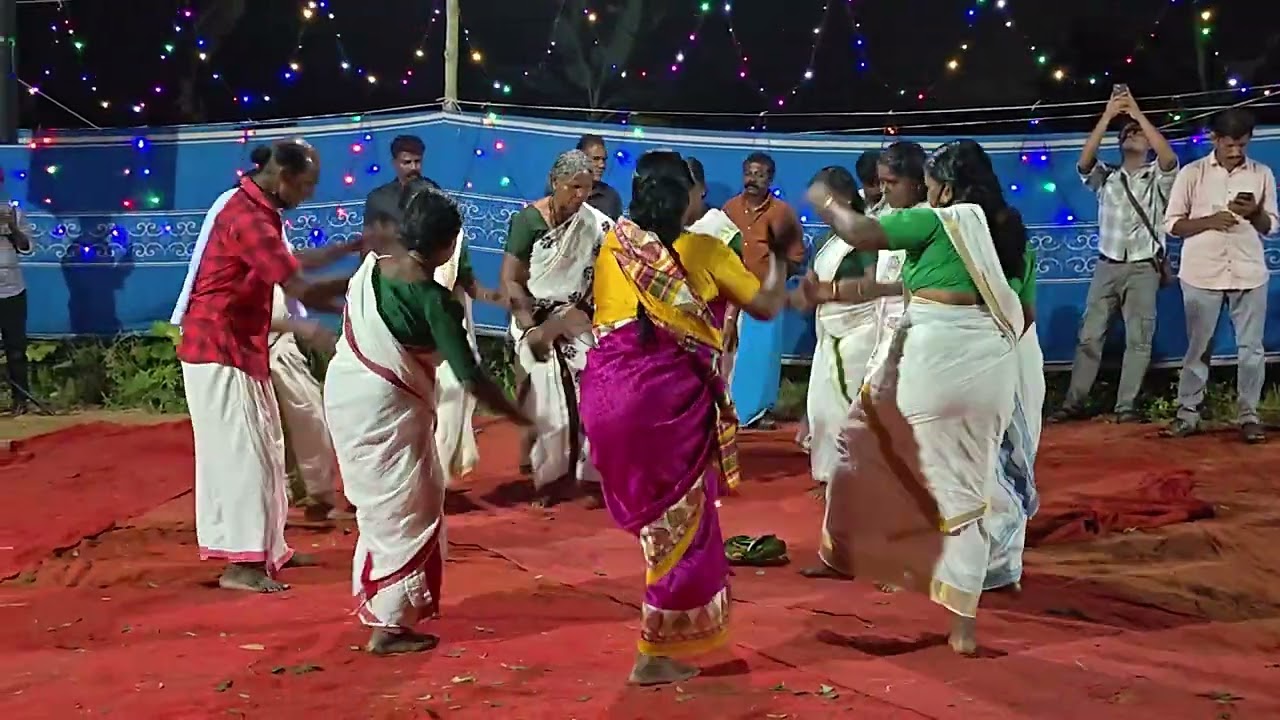 പാലക്കാട്  വള്ളുവനാടൻ ഭാഗങ്ങളിൽ കാണപെടുന്ന ചവിട്ട്കളി എന്നറിയപെടുന്ന കലാരൂപം 