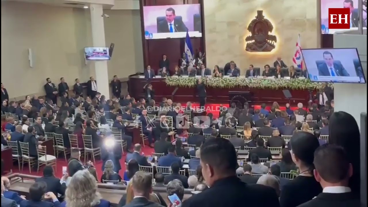 Expresidente del Congreso Nacional, Mauricio Oliva, presente en la instalación legislativa