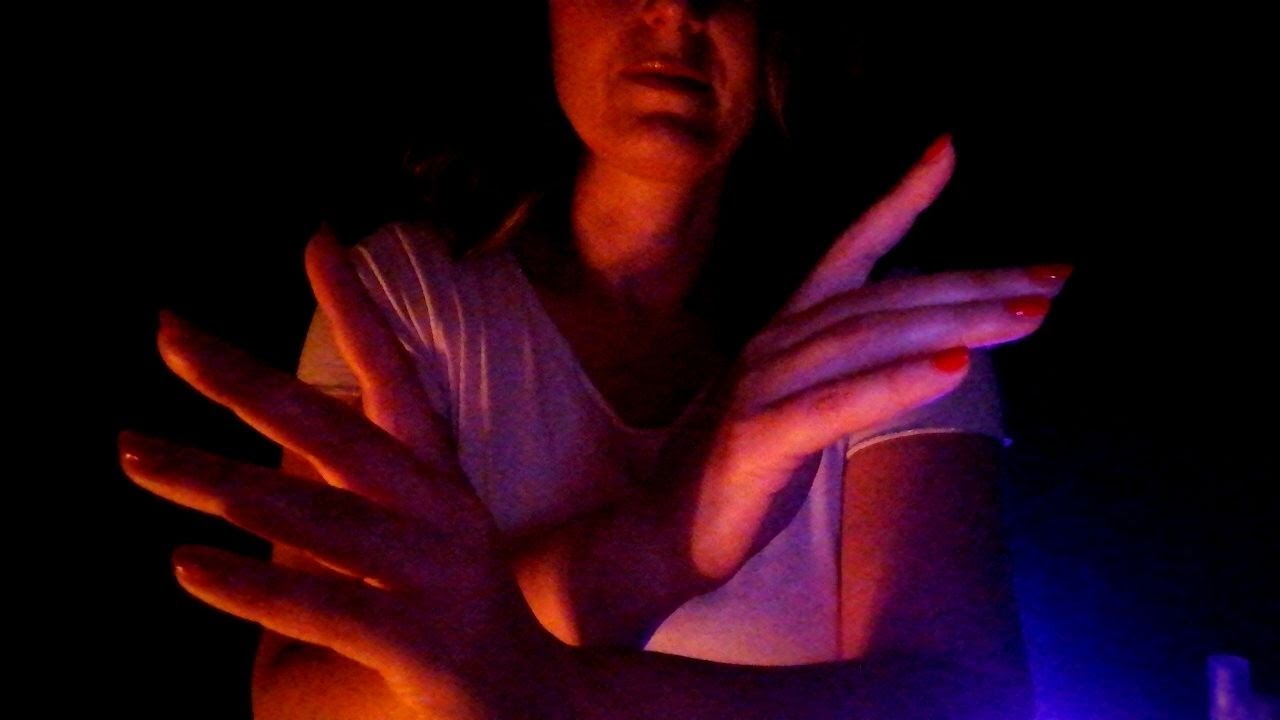 HAND SOUNDS & VISUAL TRIGGERS per dormire • ASMR ITA
