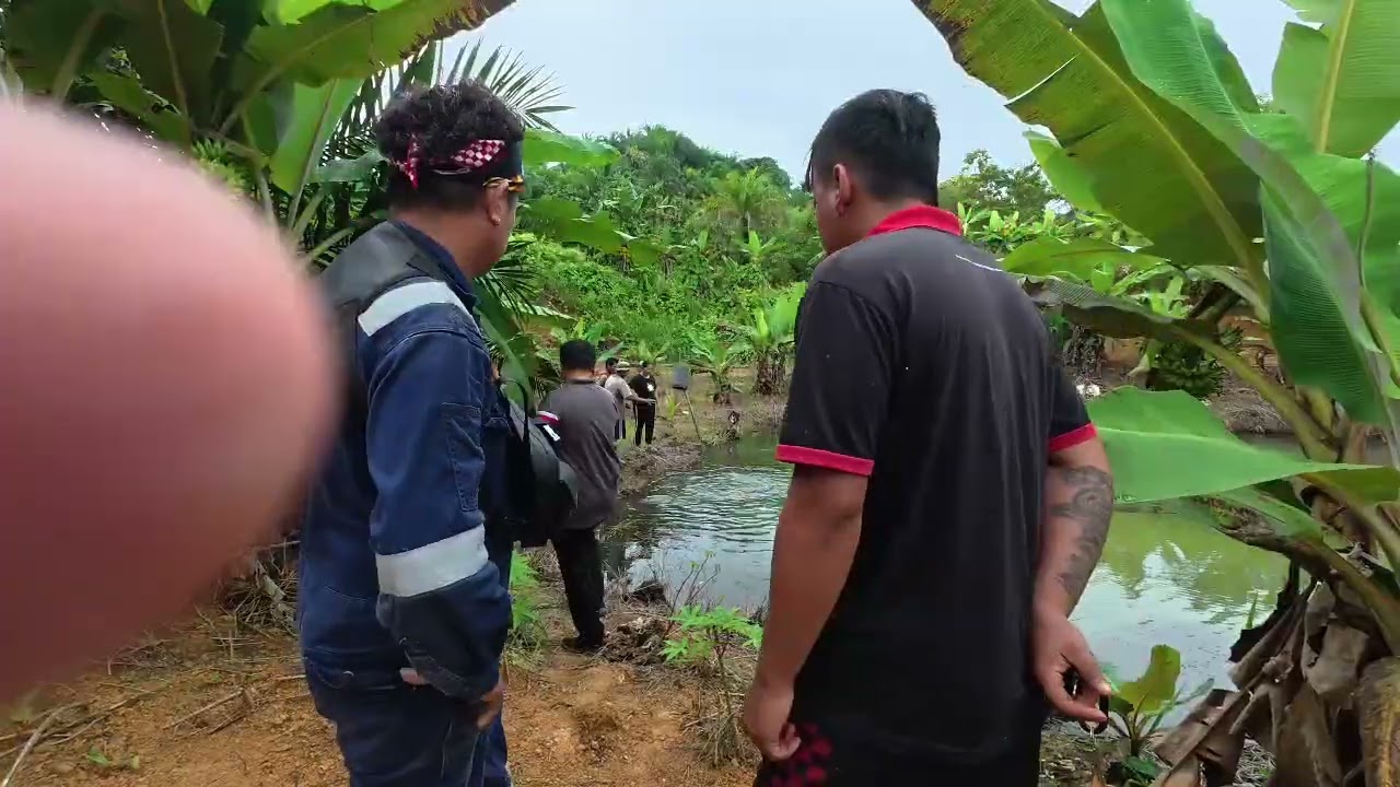 BERAMAI-RAMAI PERGI KE KOLAM IKAN KERANA JABATAN PERTANIAN NAK BERI PROJEK 