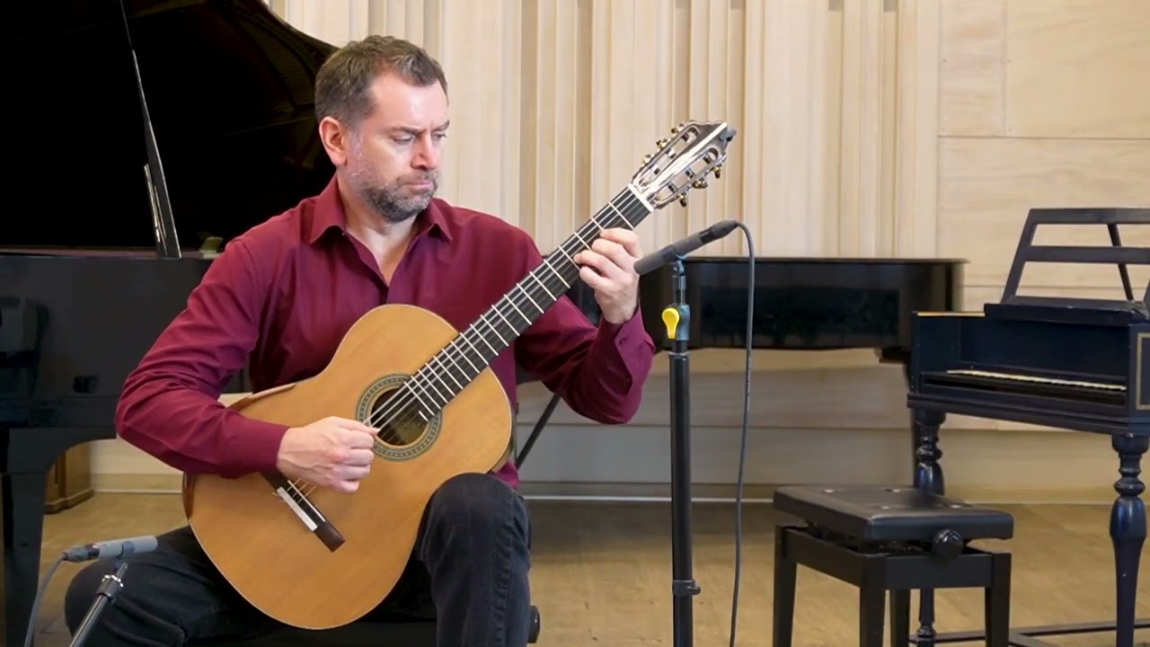 José Antonio Escobar plays Valsa-Chôro by Heitor Villa-Lobos