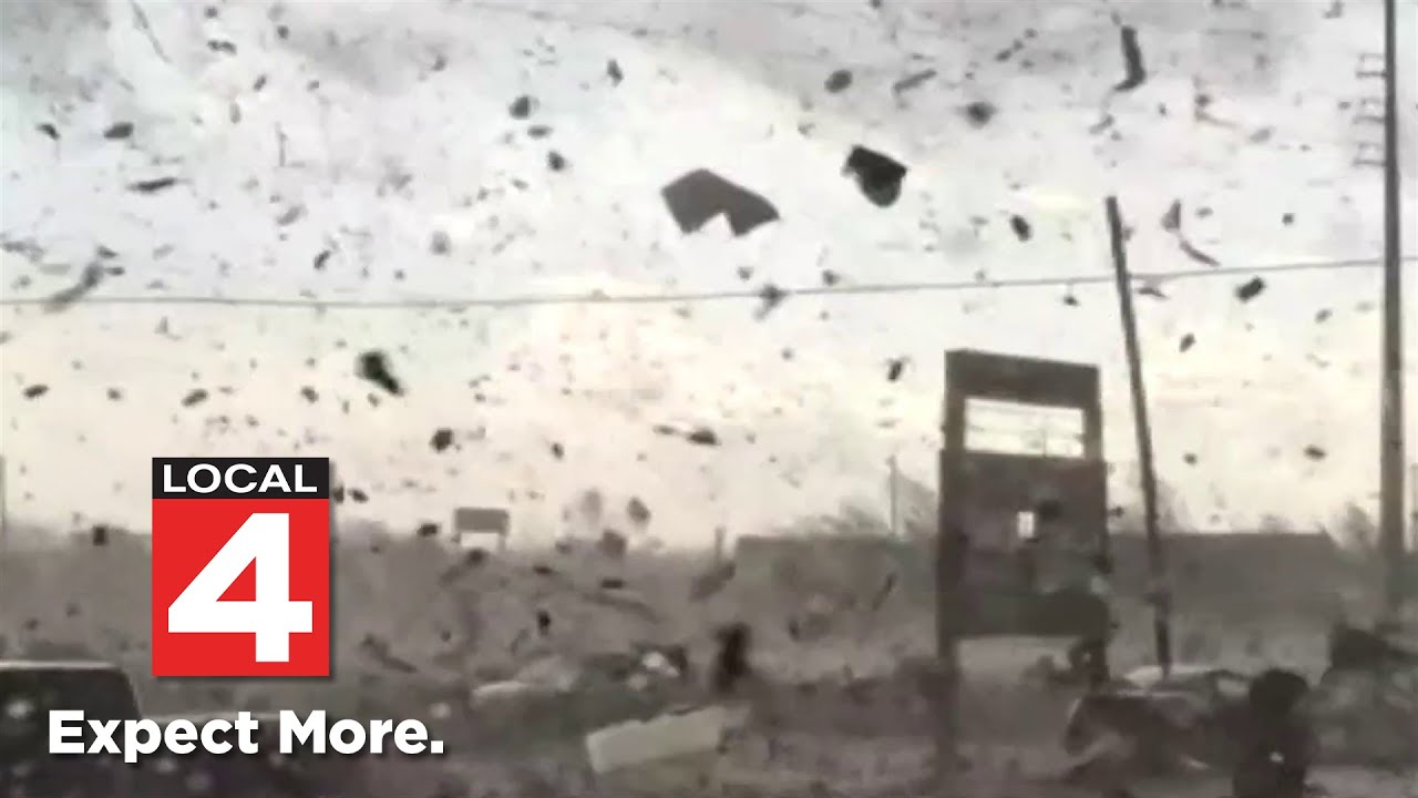 Tornado touches down in SW Michigan
