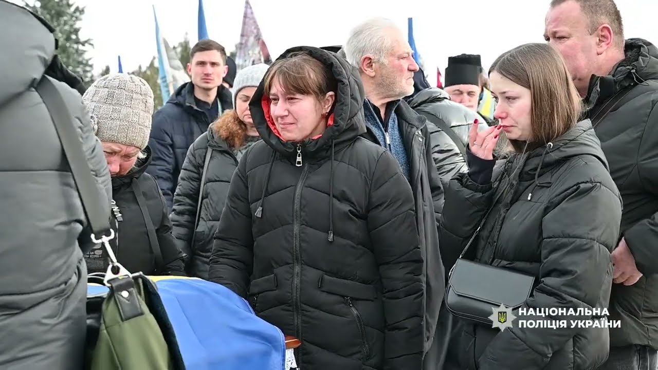 У Чернівцях провели в останню дорогу поліцейського Володимира Войцеховського, який загинув на фронті