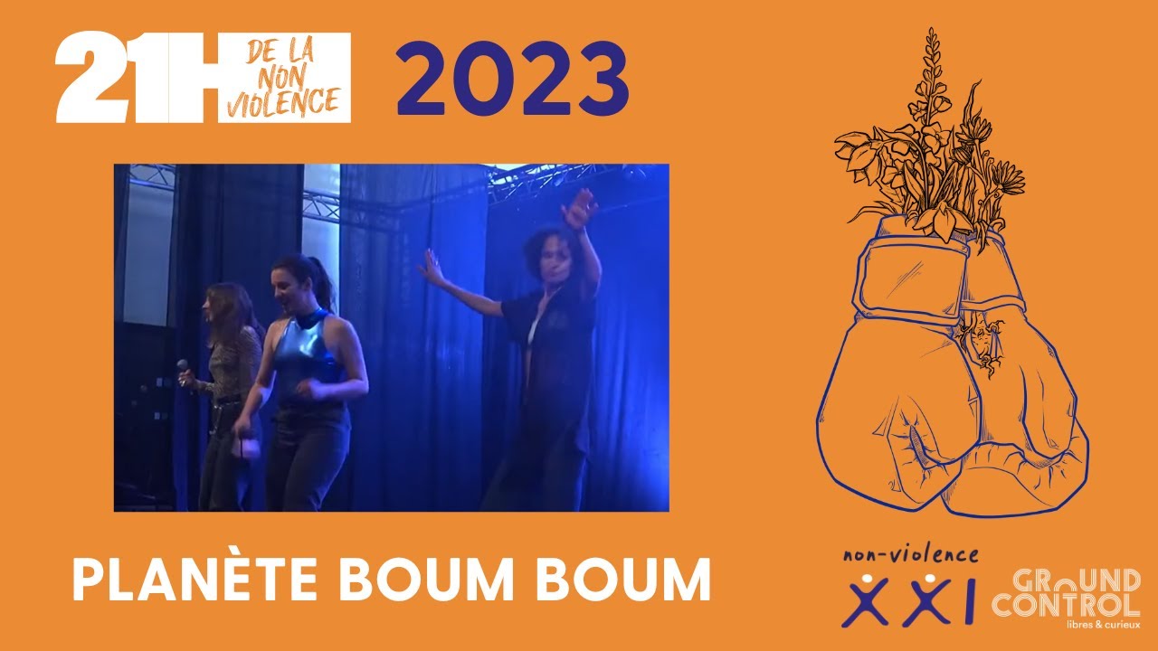 Performance du collectif Planète Boum Boum aux 21h de la non-violence 2023
